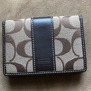 Brand new Coach ID case.